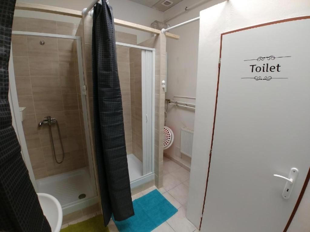 Rooms Veveri - Uvoz, 10 Min Peski Do Centru Brünn Exterior foto