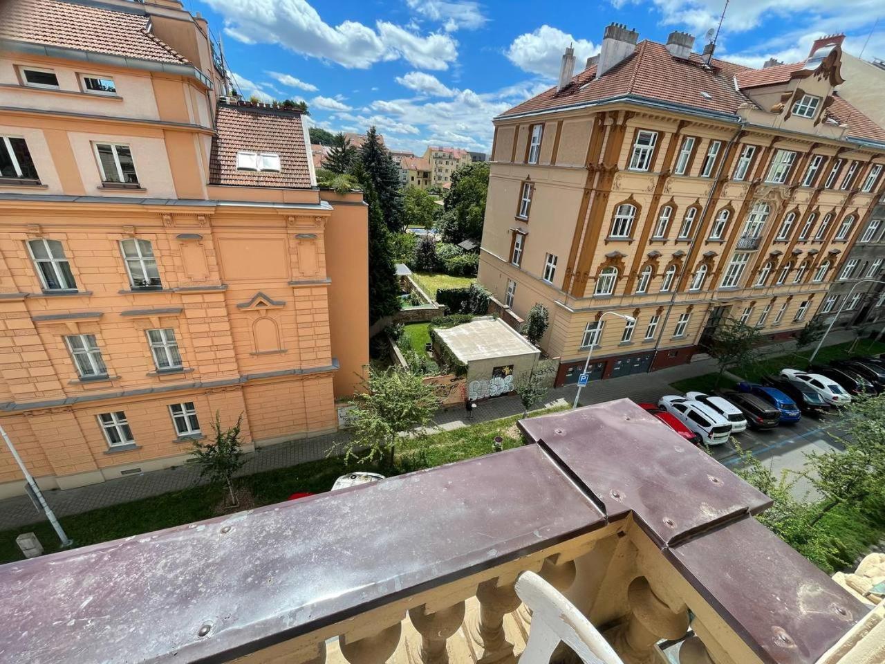 Rooms Veveri - Uvoz, 10 Min Peski Do Centru Brünn Exterior foto